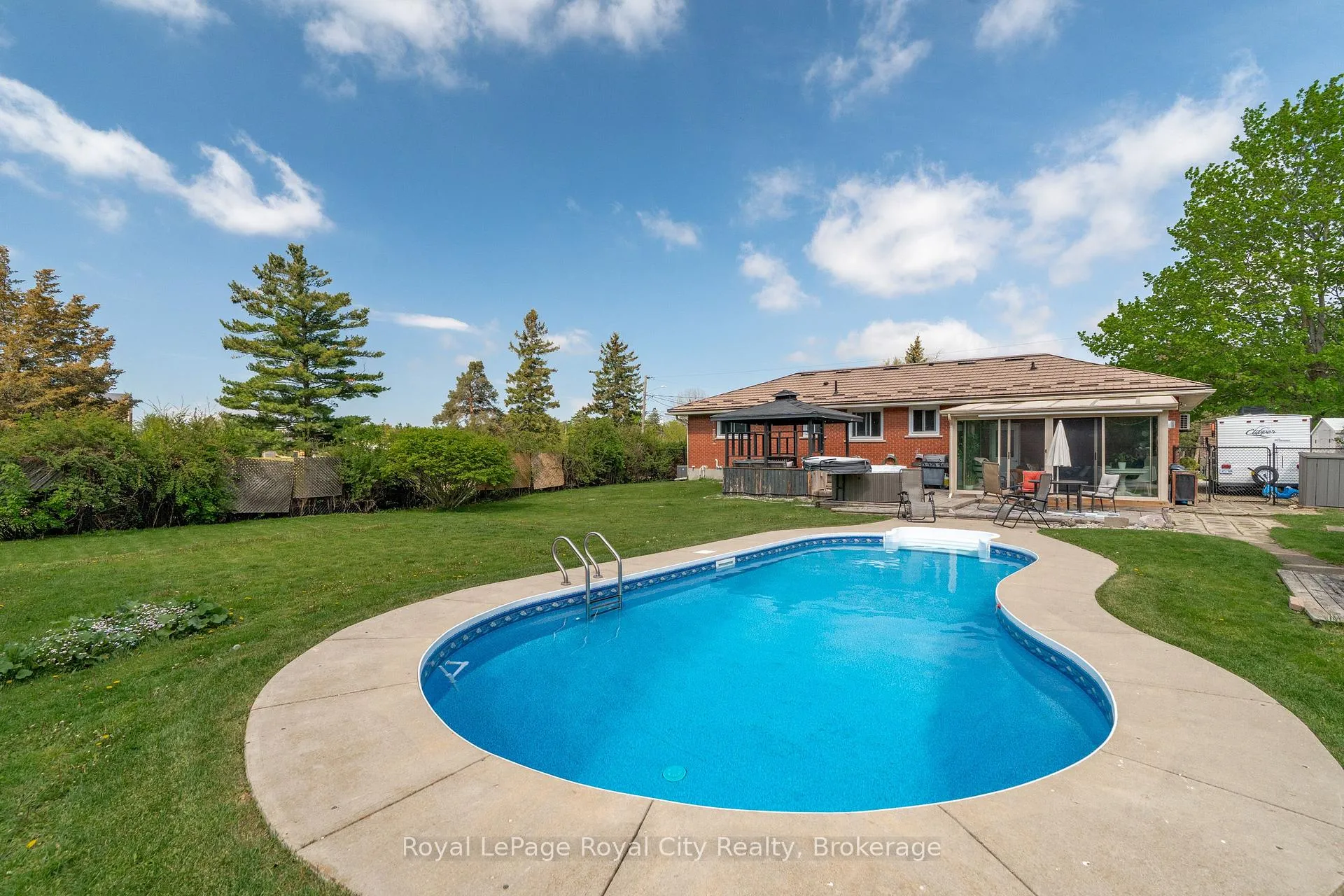 Photo 37 of 44 Ridgeway Avenue, Guelph, Pineridge/Westminster Woods — HOMEH
