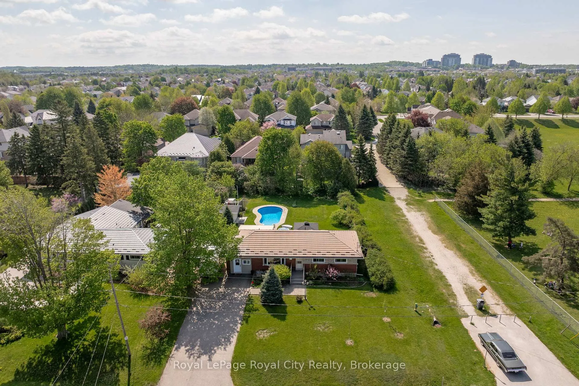 Photo 38 of 44 Ridgeway Avenue, Guelph, Pineridge/Westminster Woods — HOMEH
