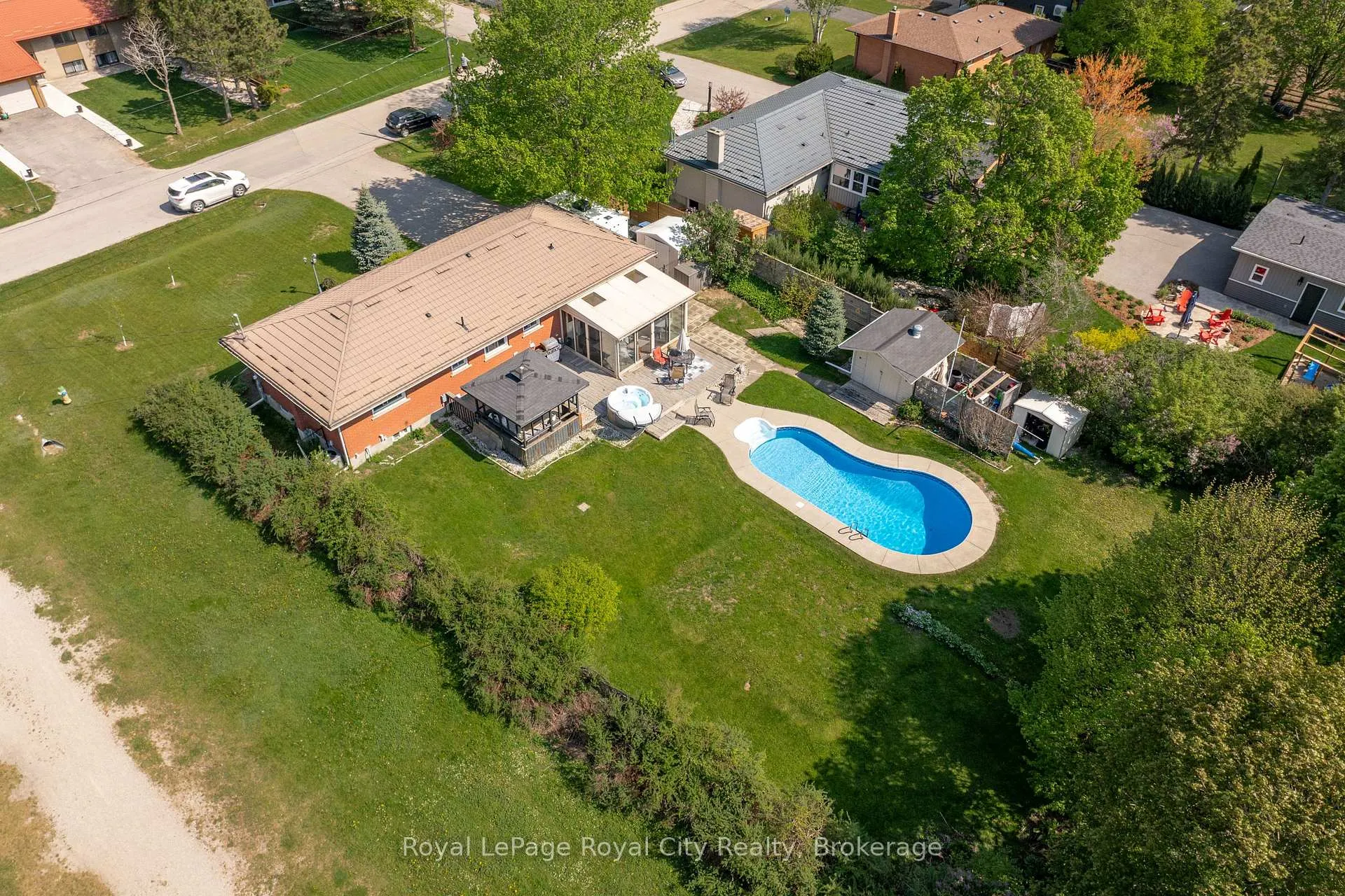 Photo 39 of 44 Ridgeway Avenue, Guelph, Pineridge/Westminster Woods — HOMEH