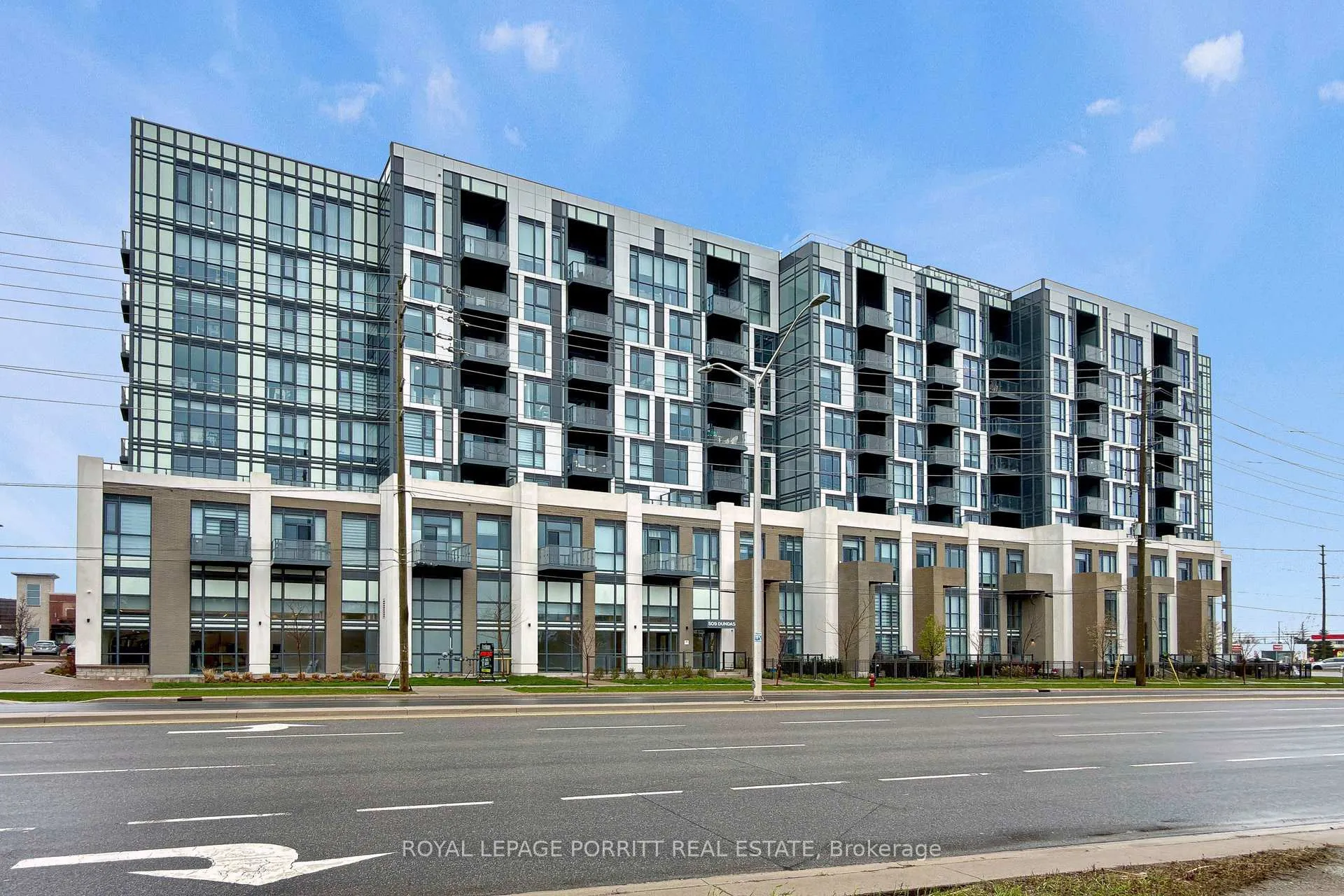 Front of Unit 604, 509 Dundas Street W