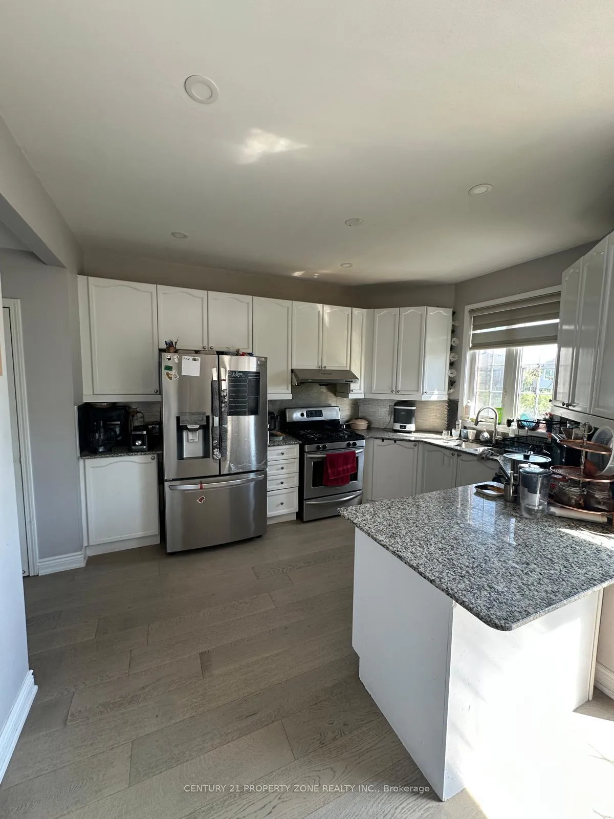 Photo 3 of 18 Mistybrook Crescent, Brampton, Fletcher's Meadow — HOMEH