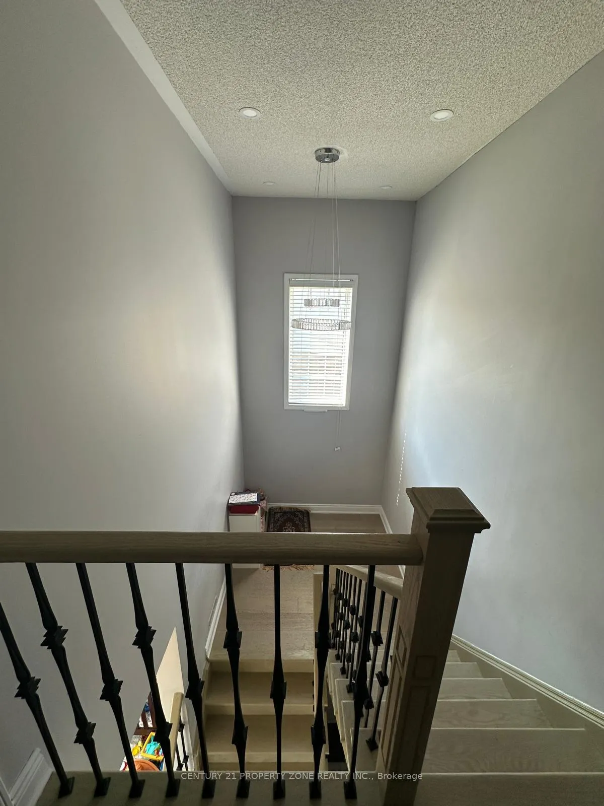 Photo 7 of 18 Mistybrook Crescent, Brampton, Fletcher's Meadow — HOMEH