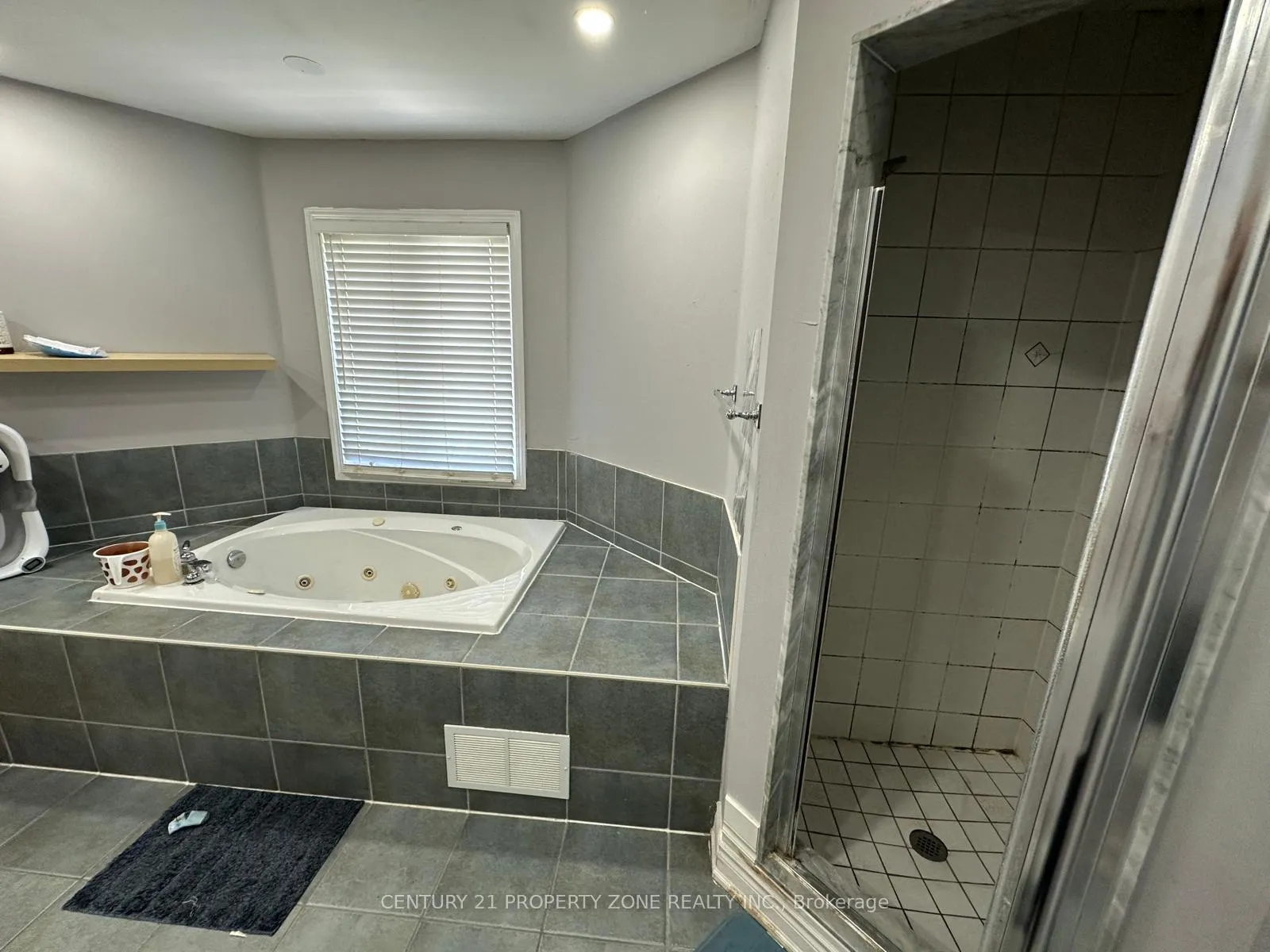 Photo 13 of 18 Mistybrook Crescent, Brampton, Fletcher's Meadow — HOMEH