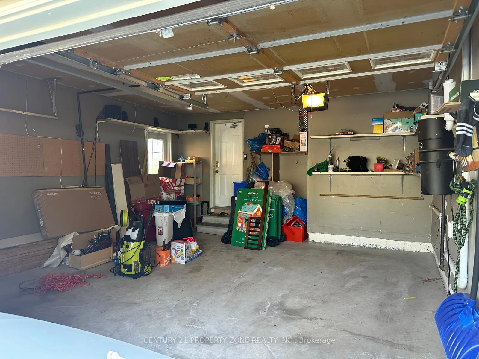 Photo 16 of 18 Mistybrook Crescent, Brampton, Fletcher's Meadow — HOMEH
