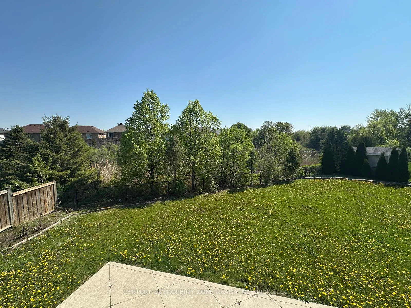 Photo 22 of 18 Mistybrook Crescent, Brampton, Fletcher's Meadow — HOMEH
