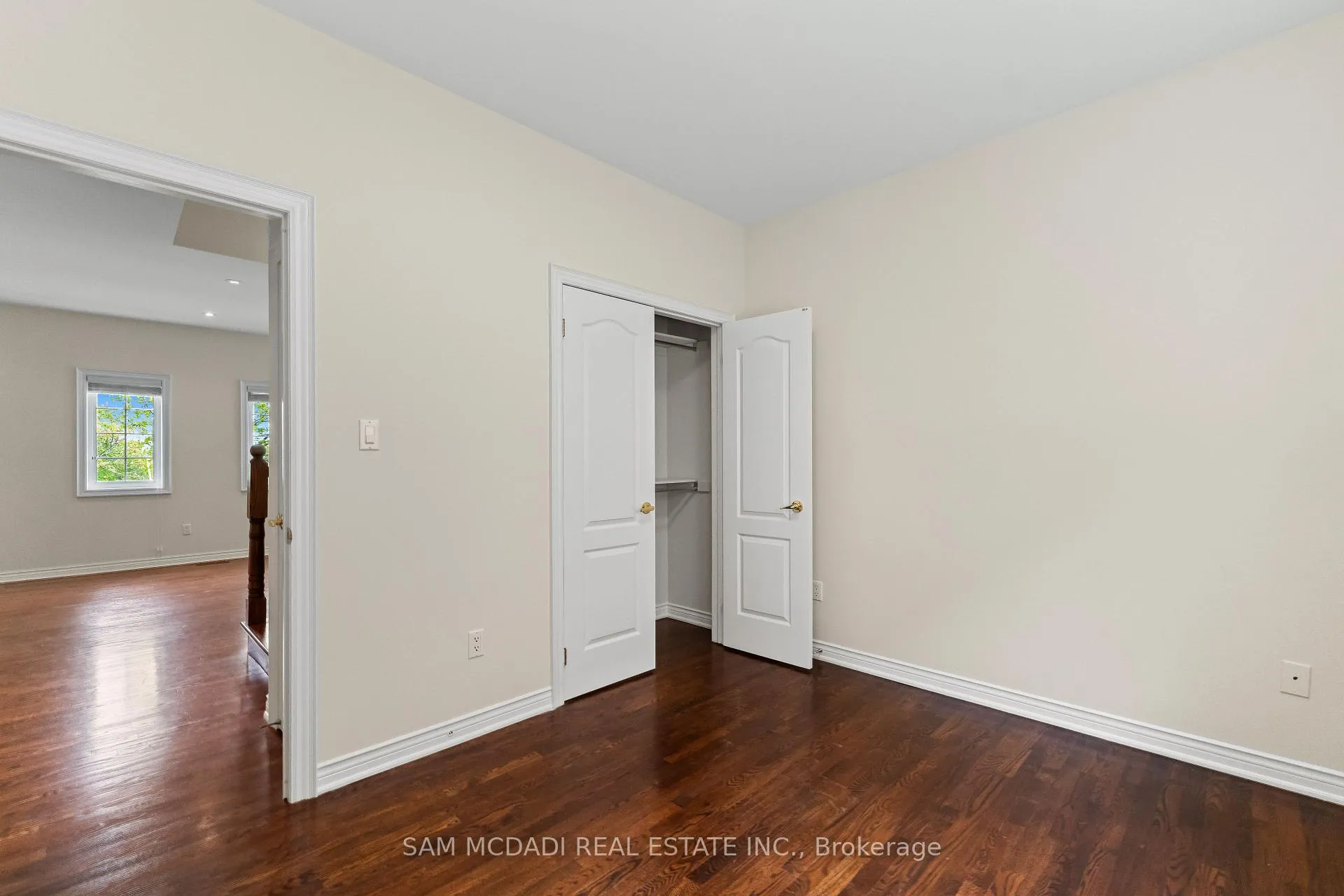 Photo 9 of 38 Maple Beach Crescent, Brampton, Fletcher's Meadow — HOMEH