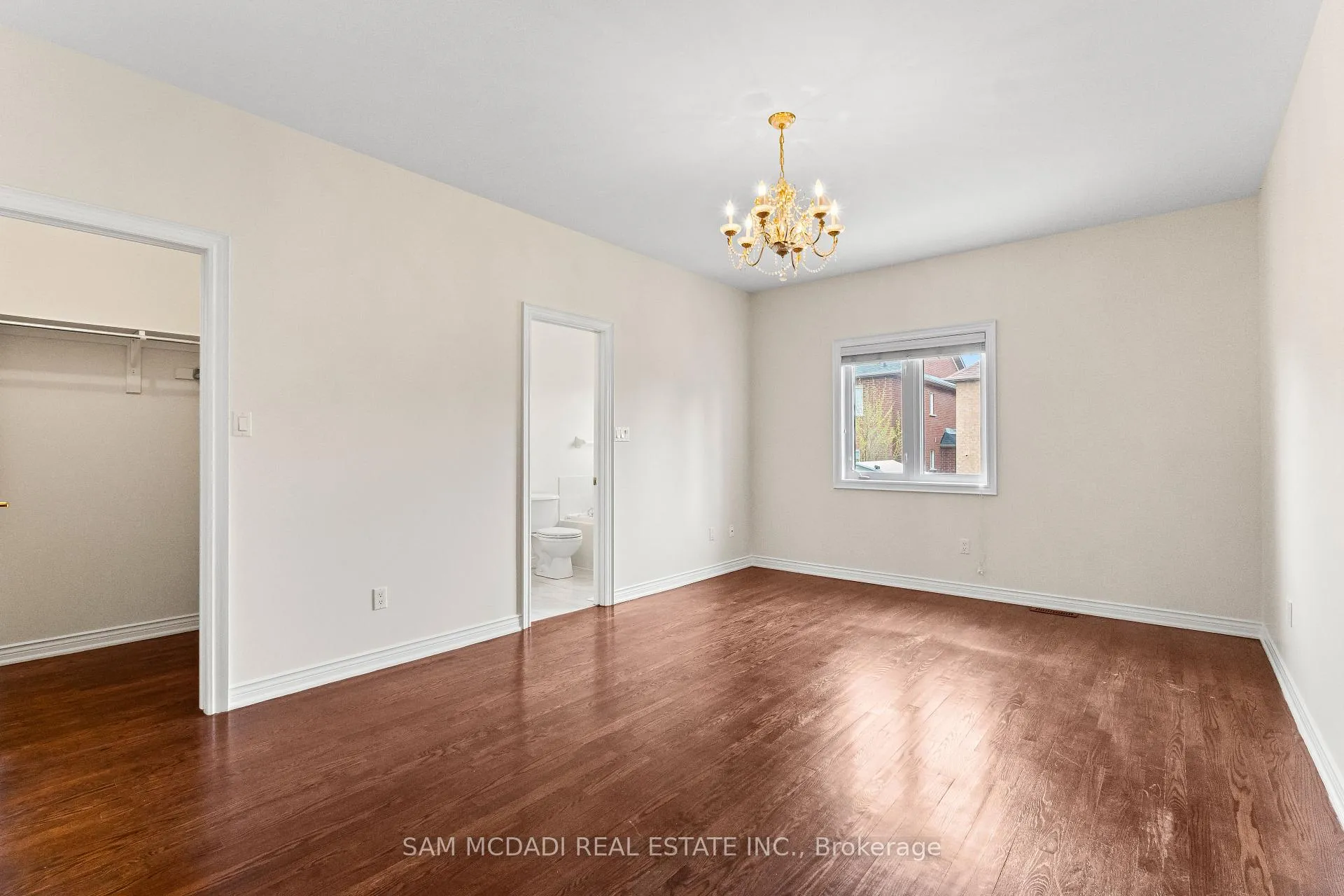 Photo 16 of 38 Maple Beach Crescent, Brampton, Fletcher's Meadow — HOMEH