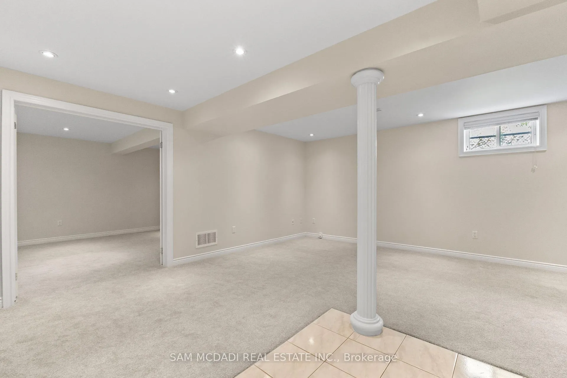Photo 27 of 38 Maple Beach Crescent, Brampton, Fletcher's Meadow — HOMEH