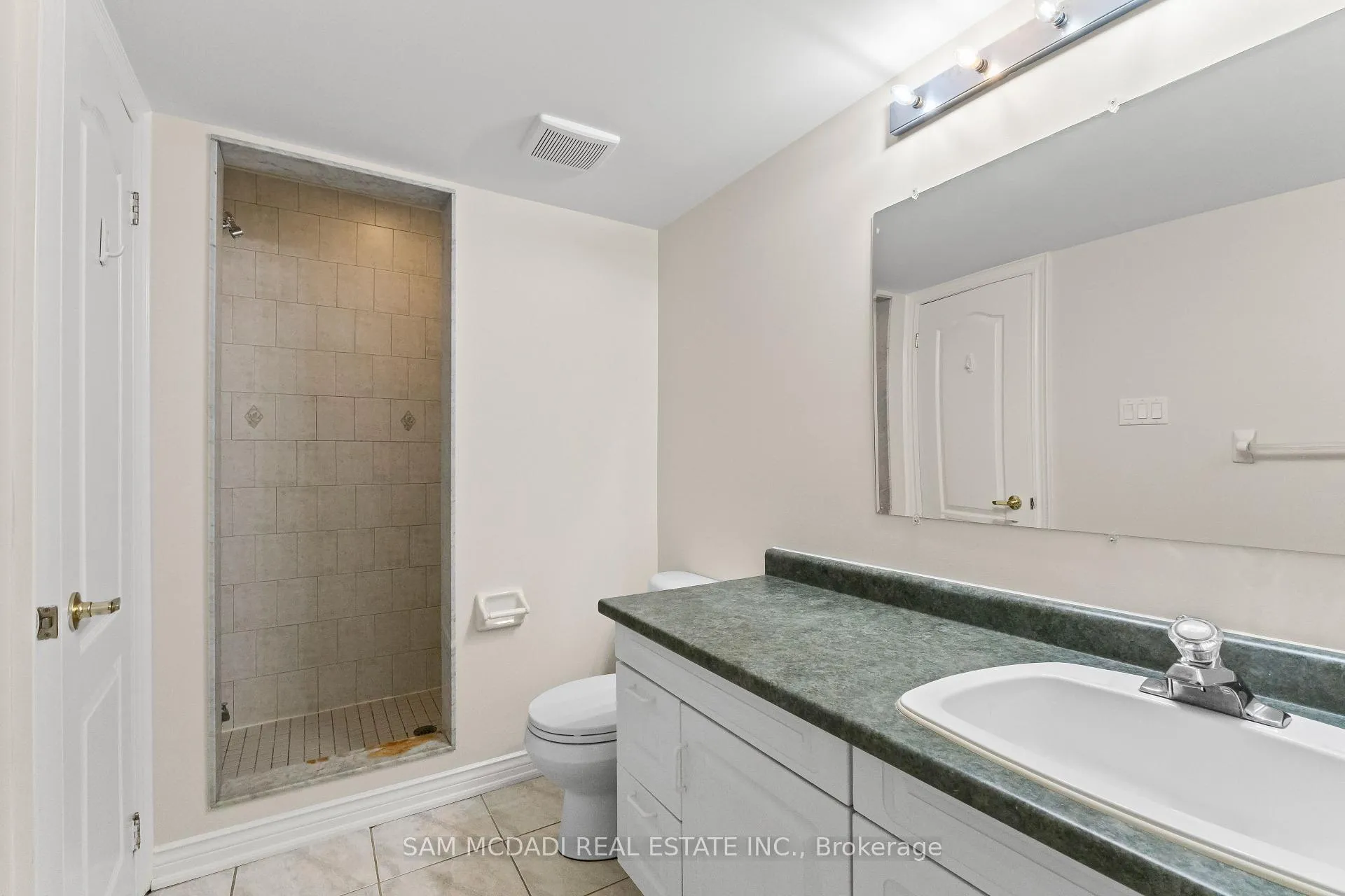 Photo 31 of 38 Maple Beach Crescent, Brampton, Fletcher's Meadow — HOMEH