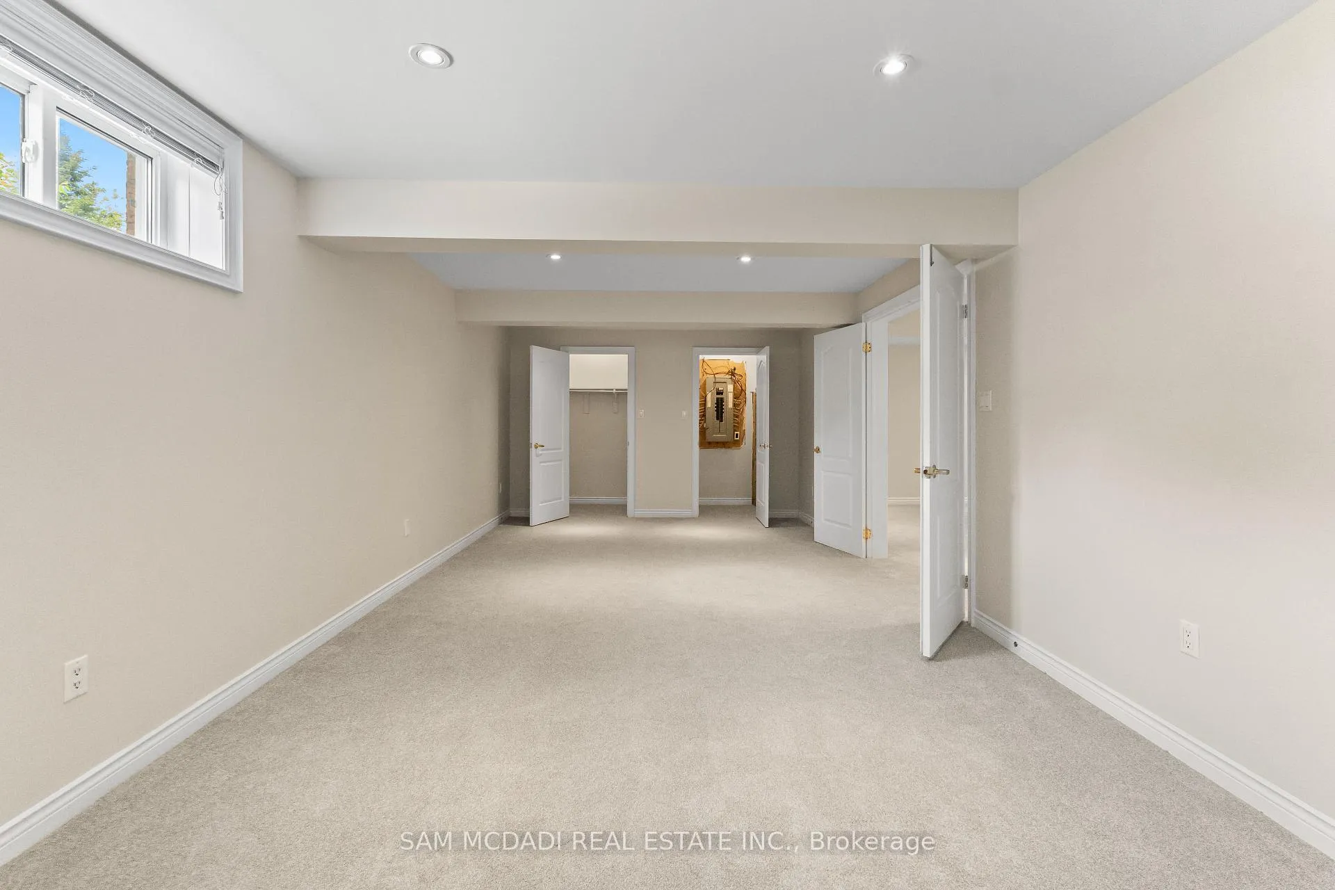 Photo 32 of 38 Maple Beach Crescent, Brampton, Fletcher's Meadow — HOMEH