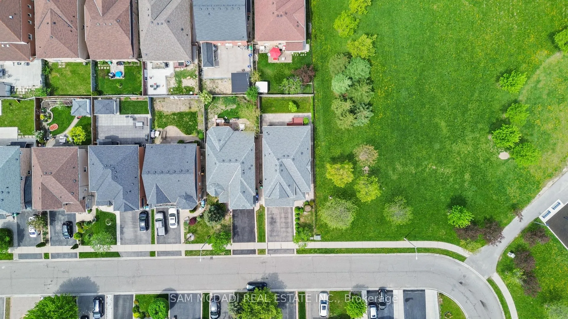 Photo 42 of 38 Maple Beach Crescent, Brampton, Fletcher's Meadow — HOMEH
