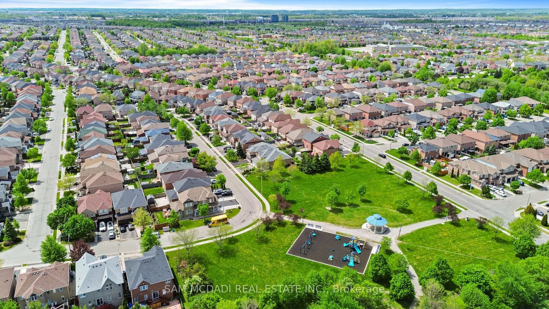 Photo 43 of 38 Maple Beach Crescent, Brampton, Fletcher's Meadow — HOMEH