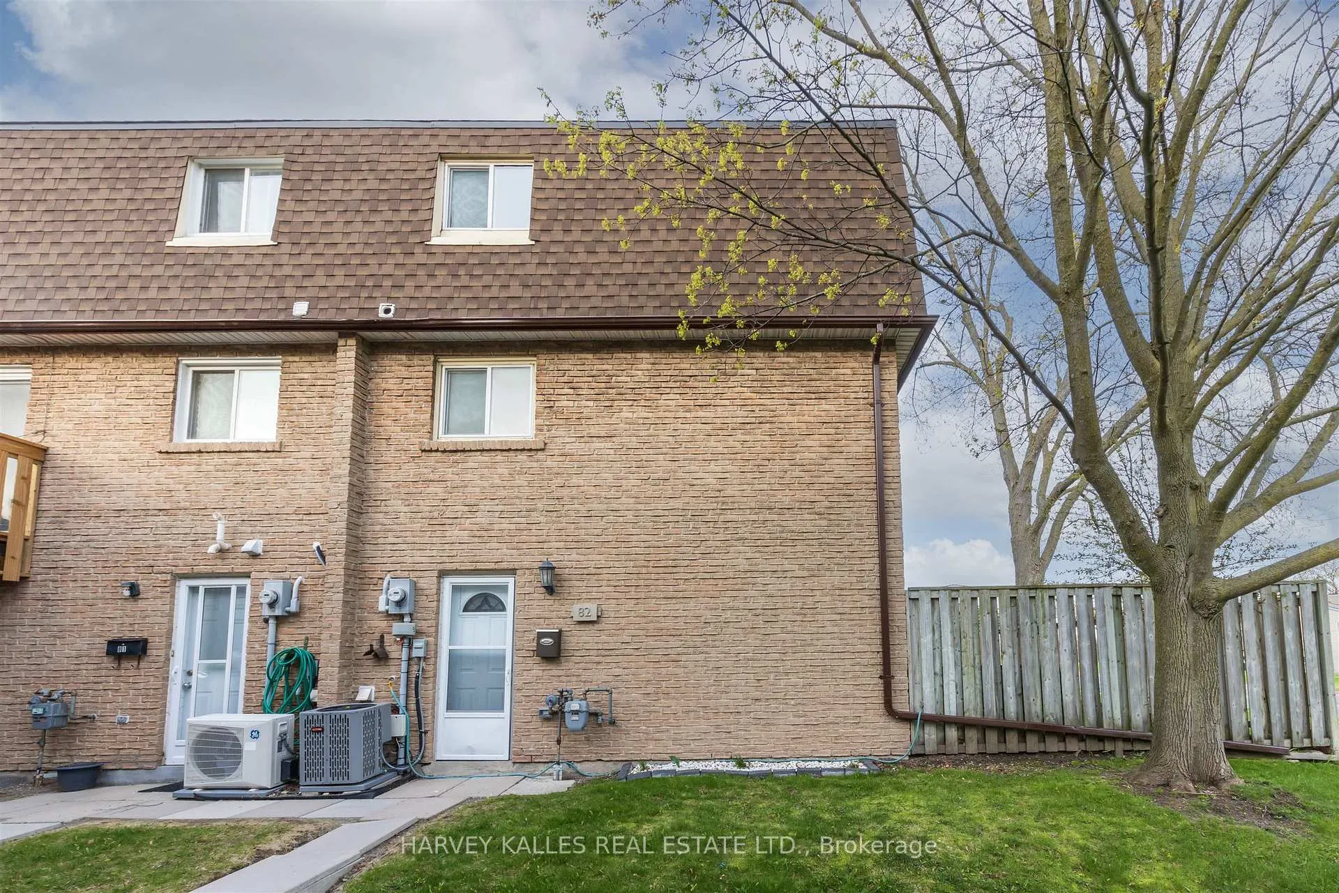 Photo 2 of Unit 82, 321 Blackthorn Street, Oshawa, Eastdale — HOMEH