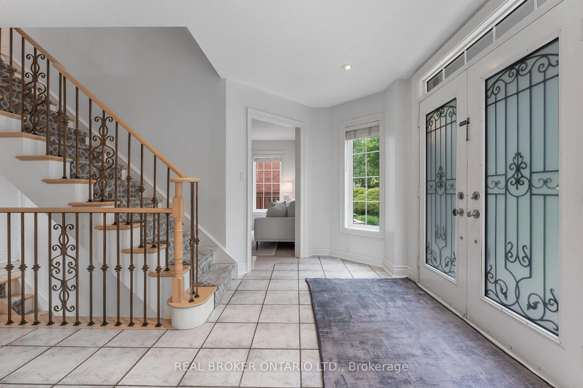 Photo 15 of 2000 Peak Place, Oakville, River Oaks — HOMEH