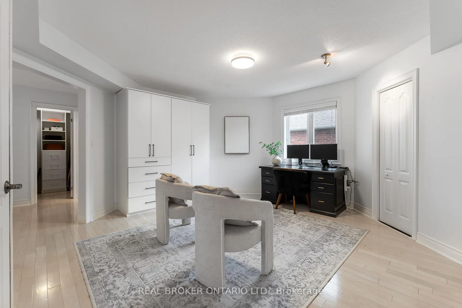 Photo 17 of 2000 Peak Place, Oakville, River Oaks — HOMEH