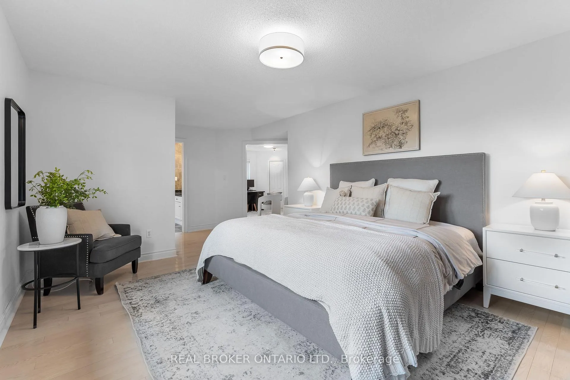Photo 19 of 2000 Peak Place, Oakville, River Oaks — HOMEH