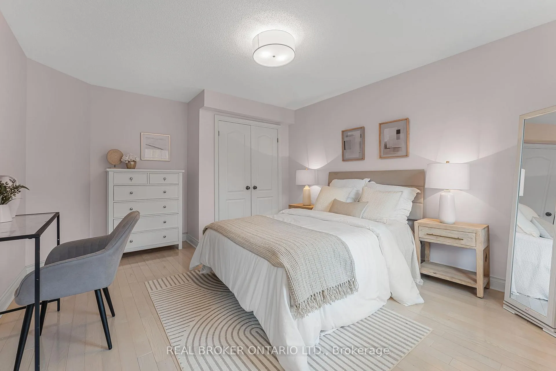 Photo 24 of 2000 Peak Place, Oakville, River Oaks — HOMEH