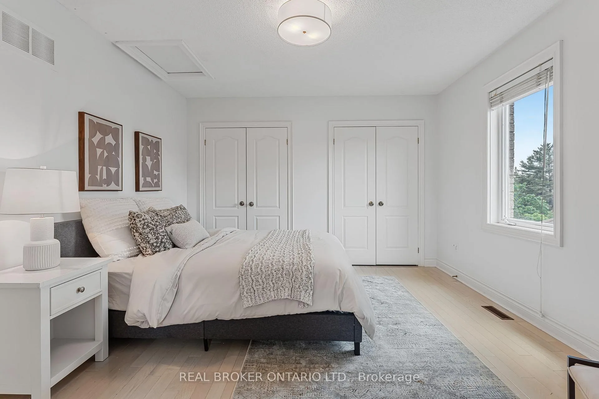 Photo 26 of 2000 Peak Place, Oakville, River Oaks — HOMEH