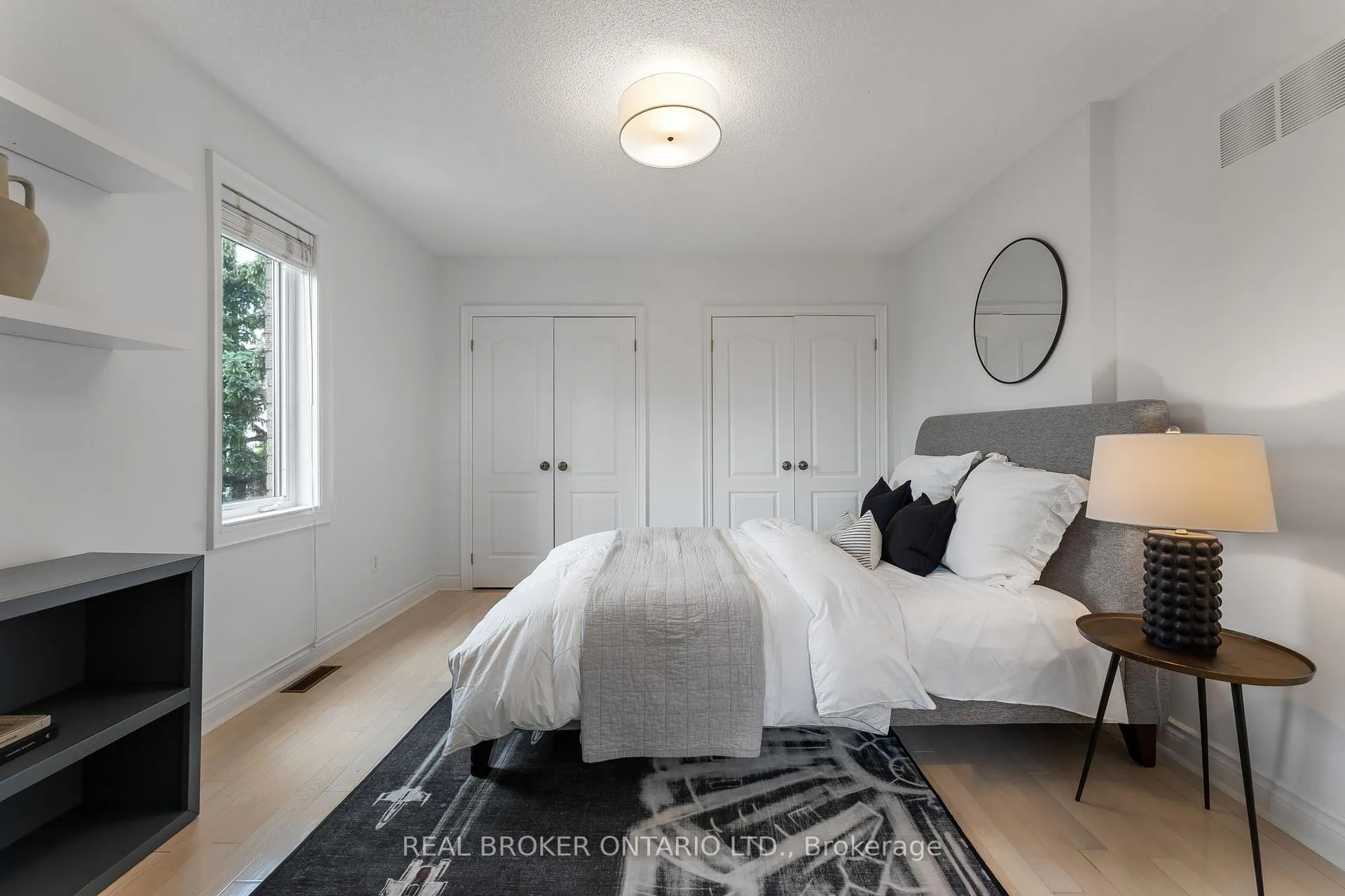 Photo 29 of 2000 Peak Place, Oakville, River Oaks — HOMEH