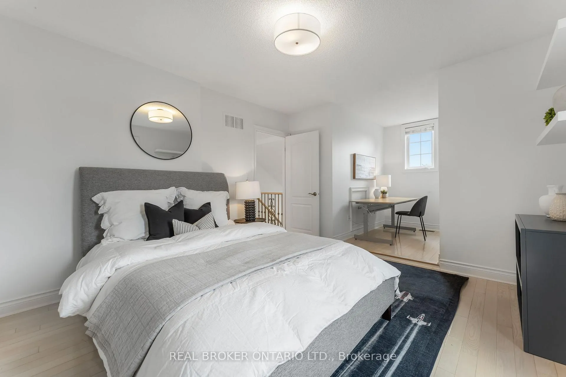 Photo 30 of 2000 Peak Place, Oakville, River Oaks — HOMEH