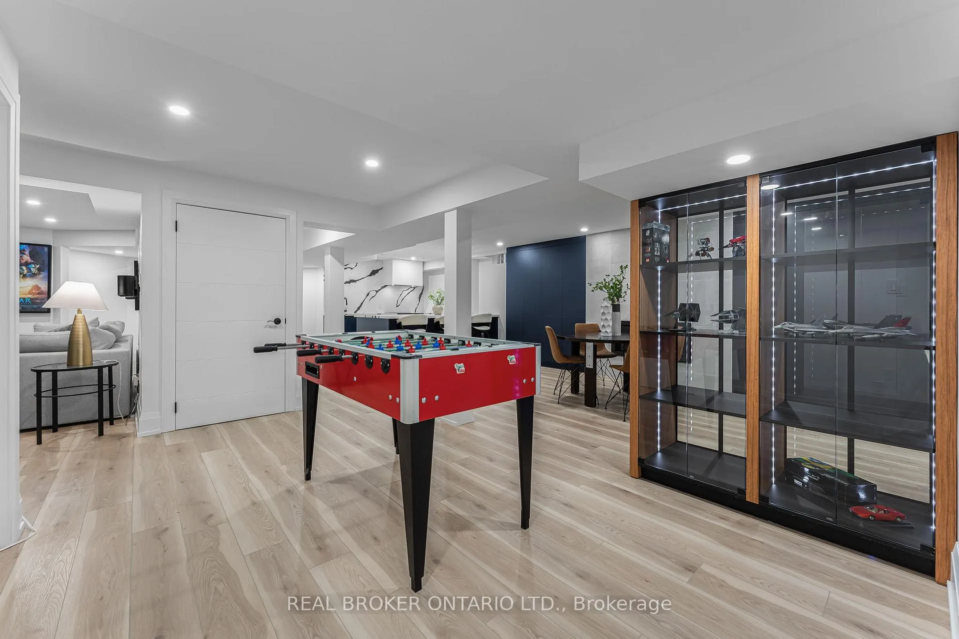 Photo 38 of 2000 Peak Place, Oakville, River Oaks — HOMEH