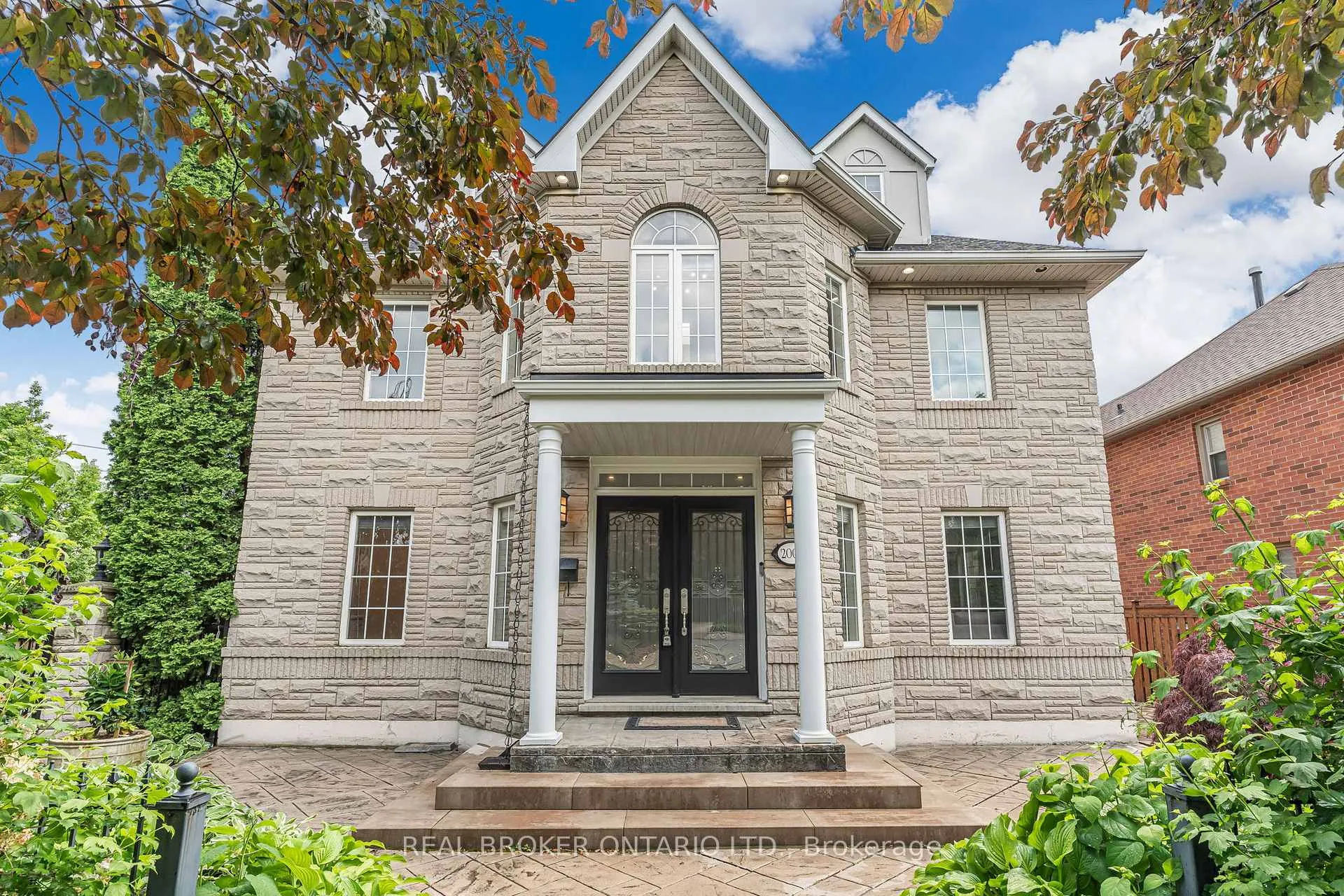 Photo 49 of 2000 Peak Place, Oakville, River Oaks — HOMEH
