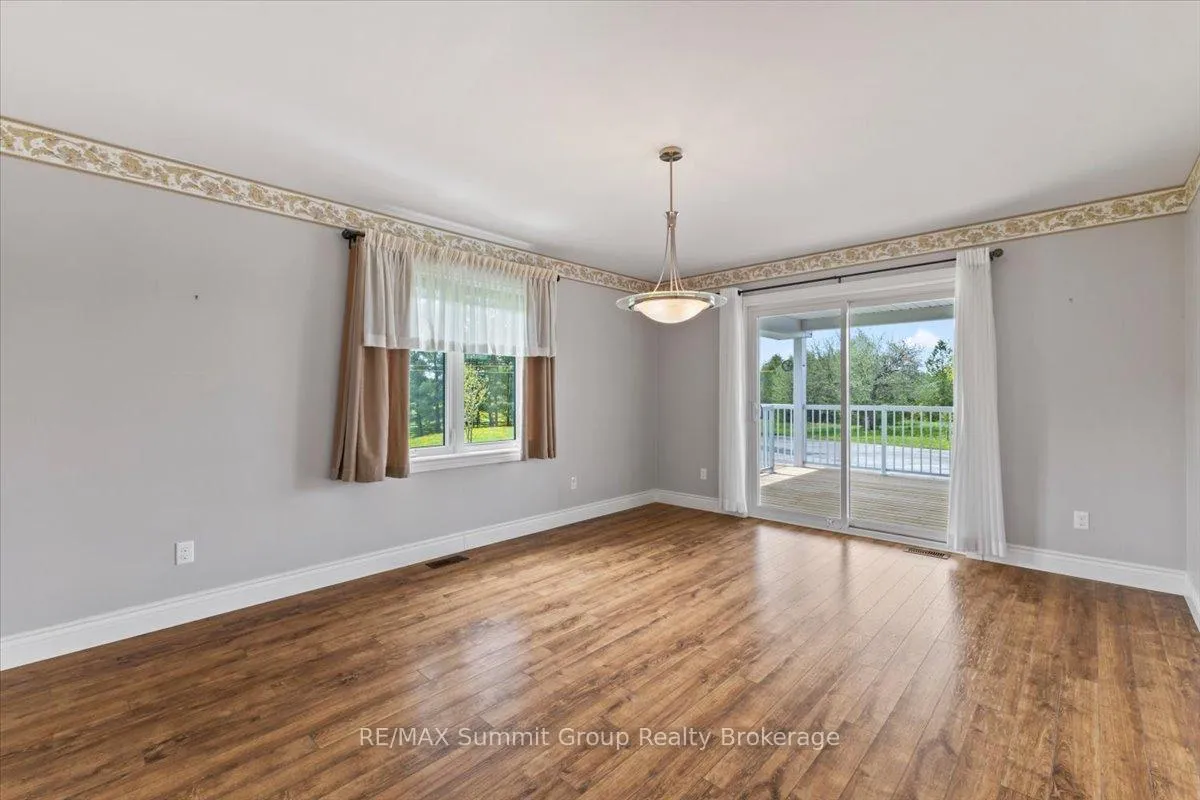 Photo 7 of 225518 Southgate 22 Road, Southgate — HOMEH