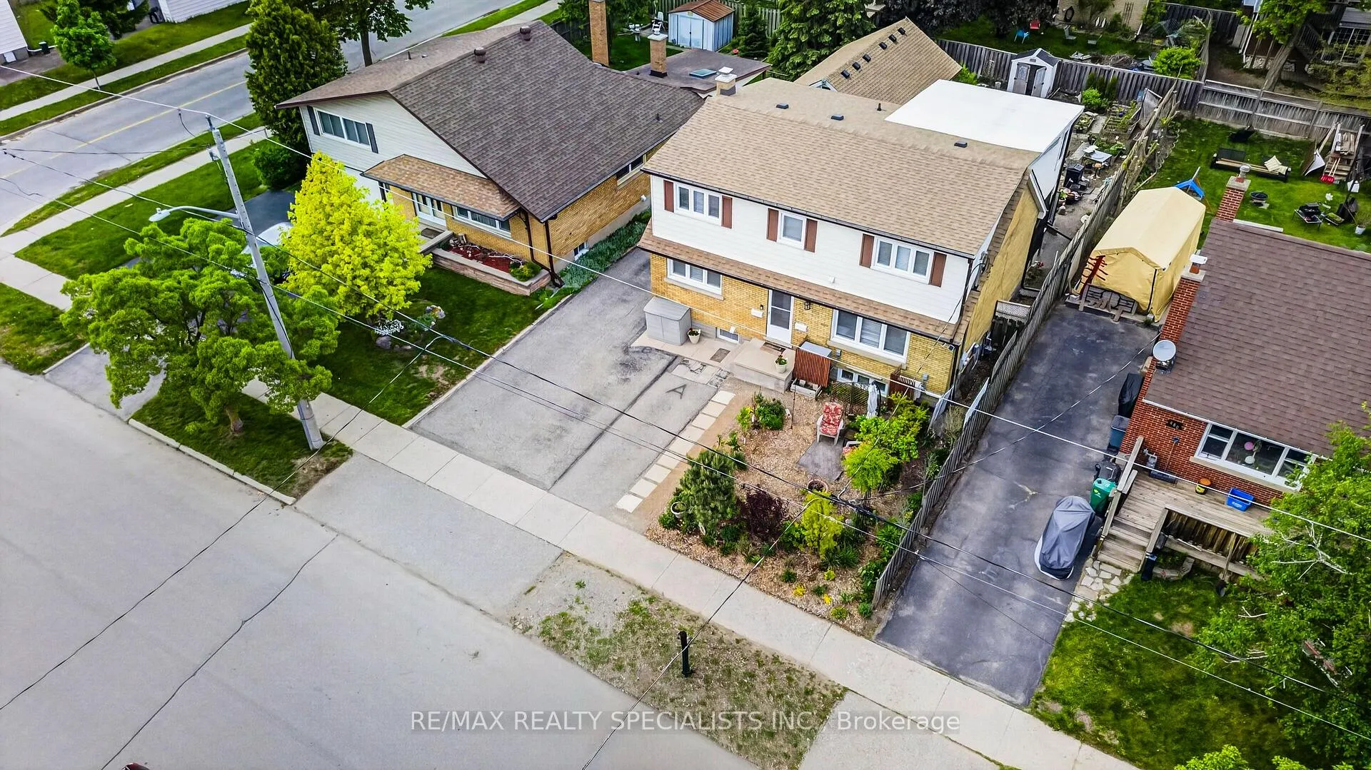 Photo 2 of 476 Prospect Avenue, Kitchener, Stanley Park/Centreville — HOMEH