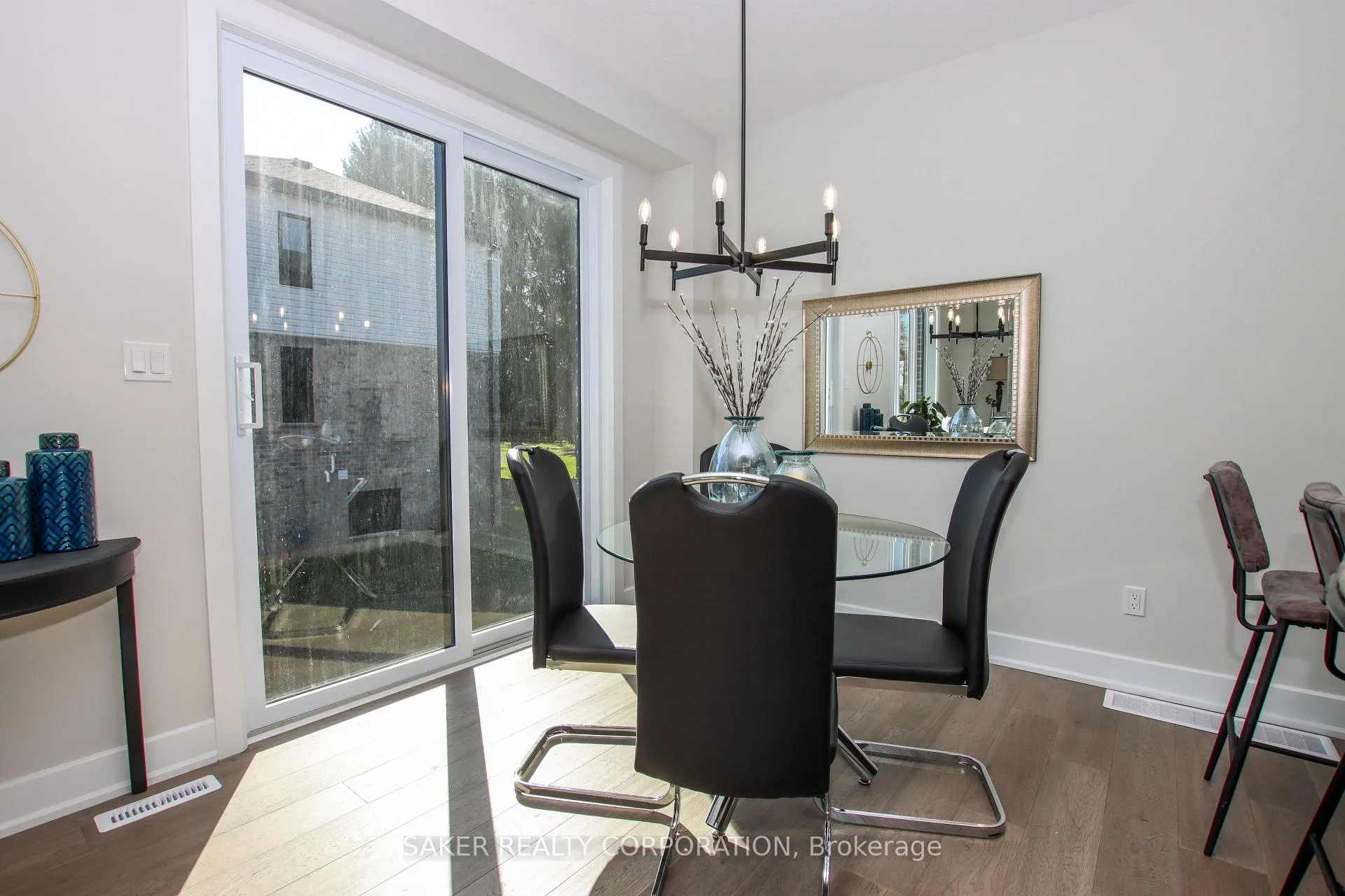 Photo 8 of 571 Regent Street, Strathroy-Caradoc, Mount Brydges — HOMEH