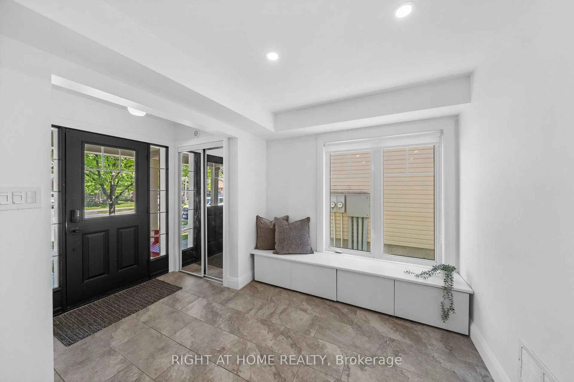 Photo 4 of 2217 River Mist Road, Ottawa, Barrhaven - Half Moon Bay — HOMEH