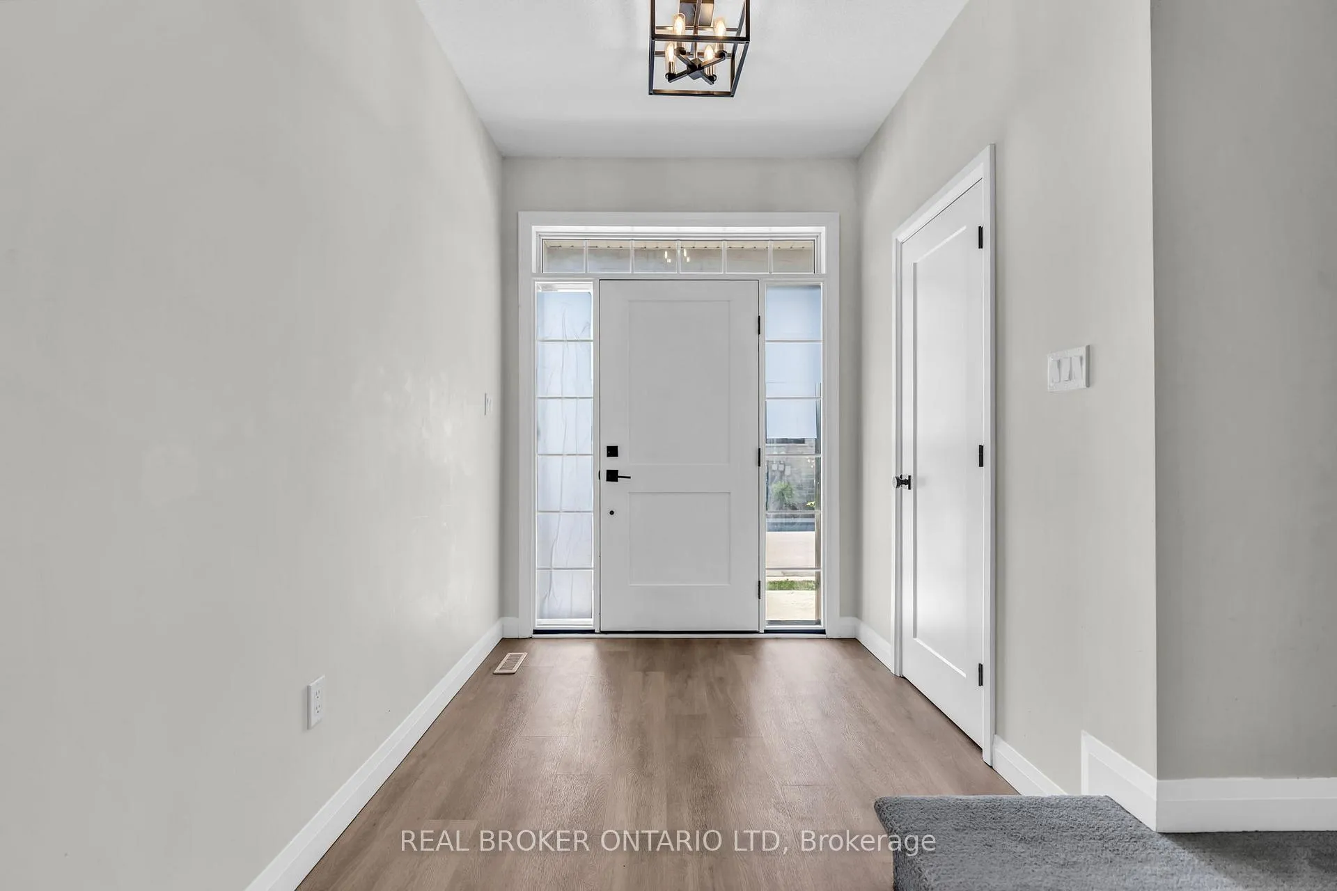 Photo 6 of Unit 106, 93 Stonefield Lane, Middlesex Centre, Ilderton — HOMEH