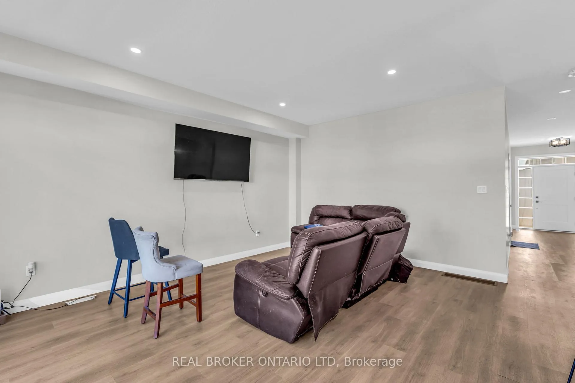Photo 13 of Unit 106, 93 Stonefield Lane, Middlesex Centre, Ilderton — HOMEH