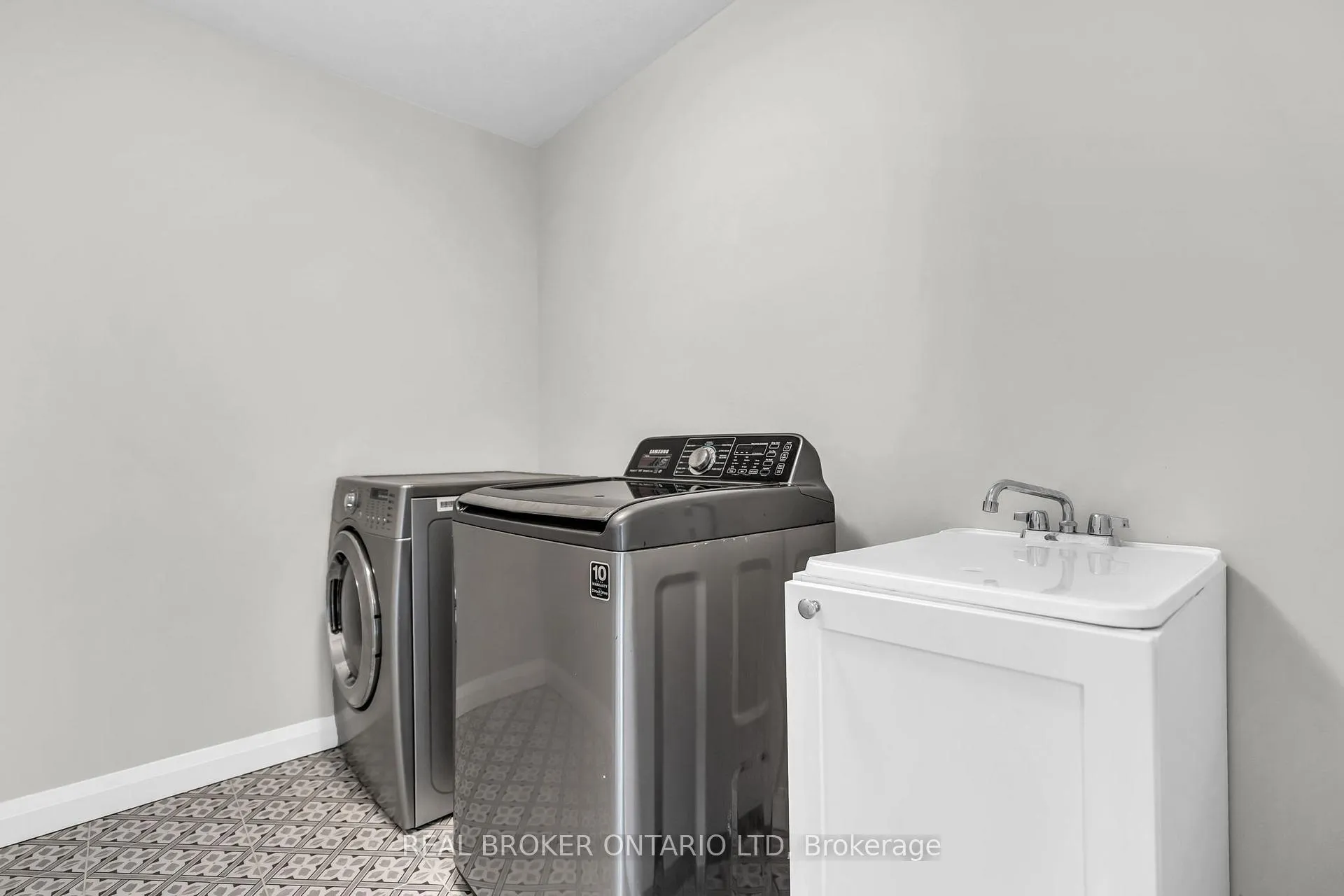Photo 20 of Unit 106, 93 Stonefield Lane, Middlesex Centre, Ilderton — HOMEH