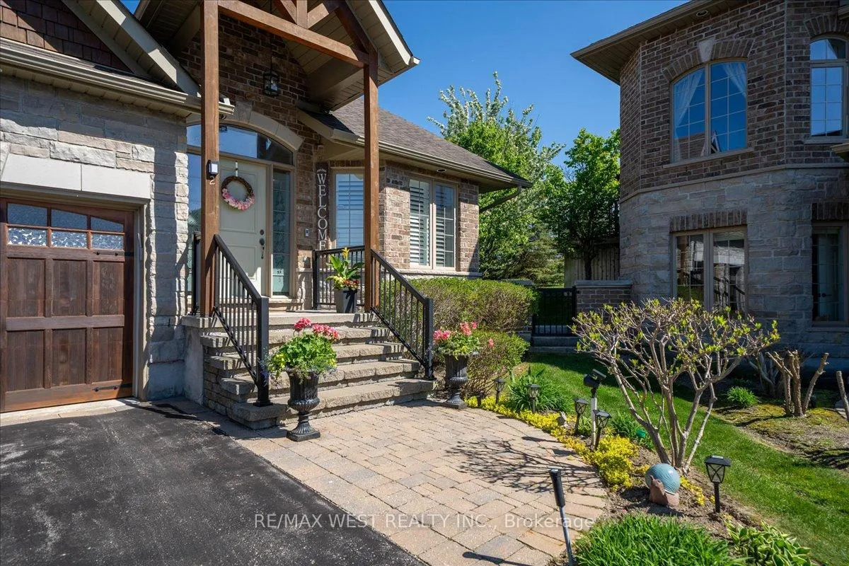 Photo 3 of Unit 2, 2 Reddington Drive, Caledon, Rural Caledon — HOMEH