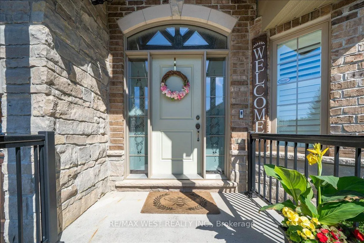 Photo 4 of Unit 2, 2 Reddington Drive, Caledon, Rural Caledon — HOMEH
