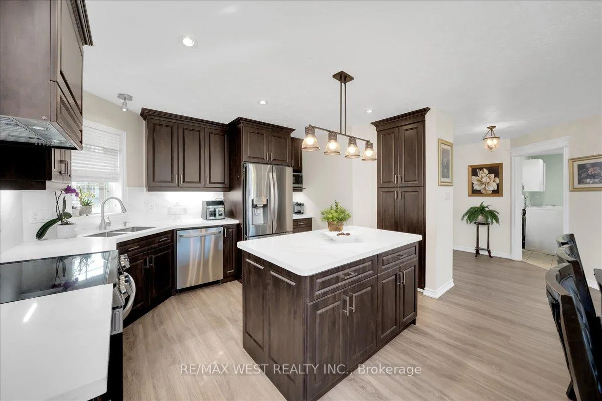 Photo 11 of Unit 2, 2 Reddington Drive, Caledon, Rural Caledon — HOMEH