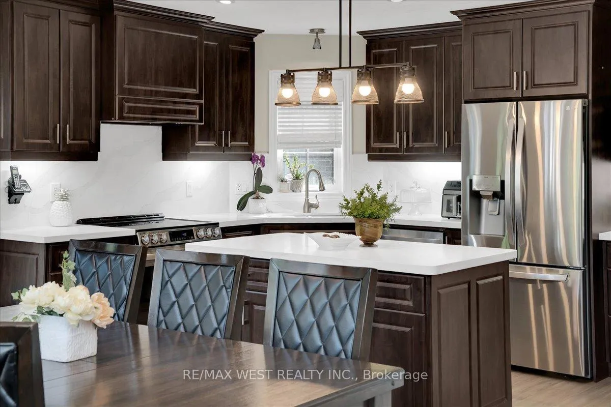 Photo 13 of Unit 2, 2 Reddington Drive, Caledon, Rural Caledon — HOMEH