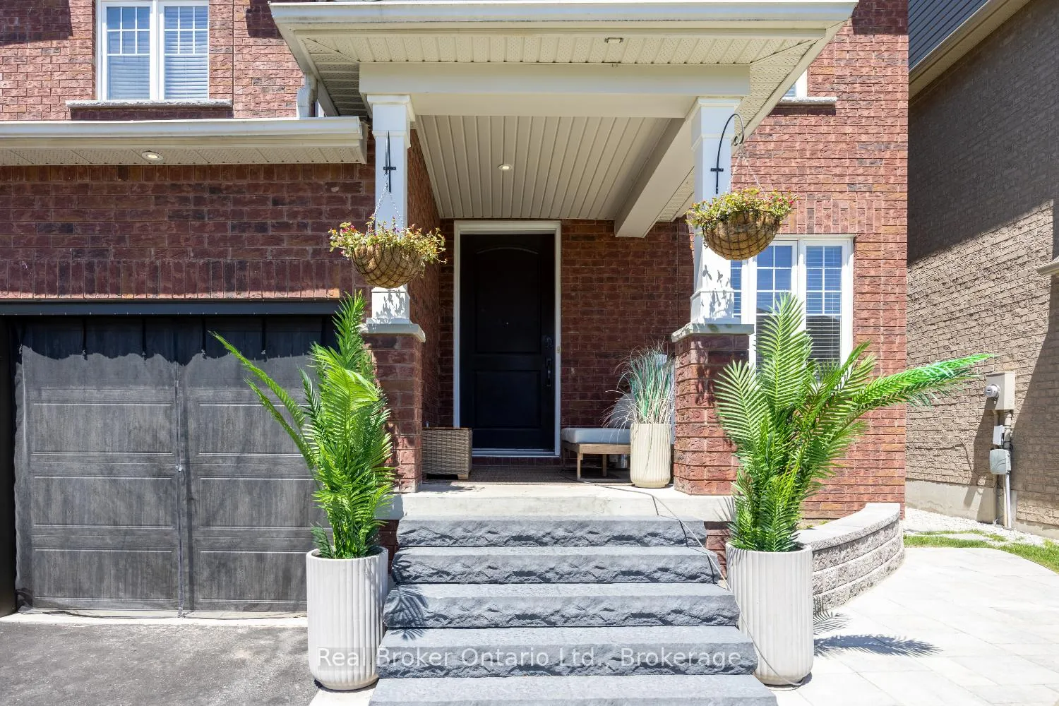 Photo 5 of 42 Ted Miller Crescent, Clarington, Bowmanville — HOMEH