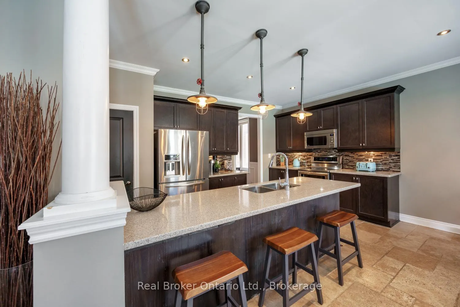 Photo 19 of 42 Ted Miller Crescent, Clarington, Bowmanville — HOMEH