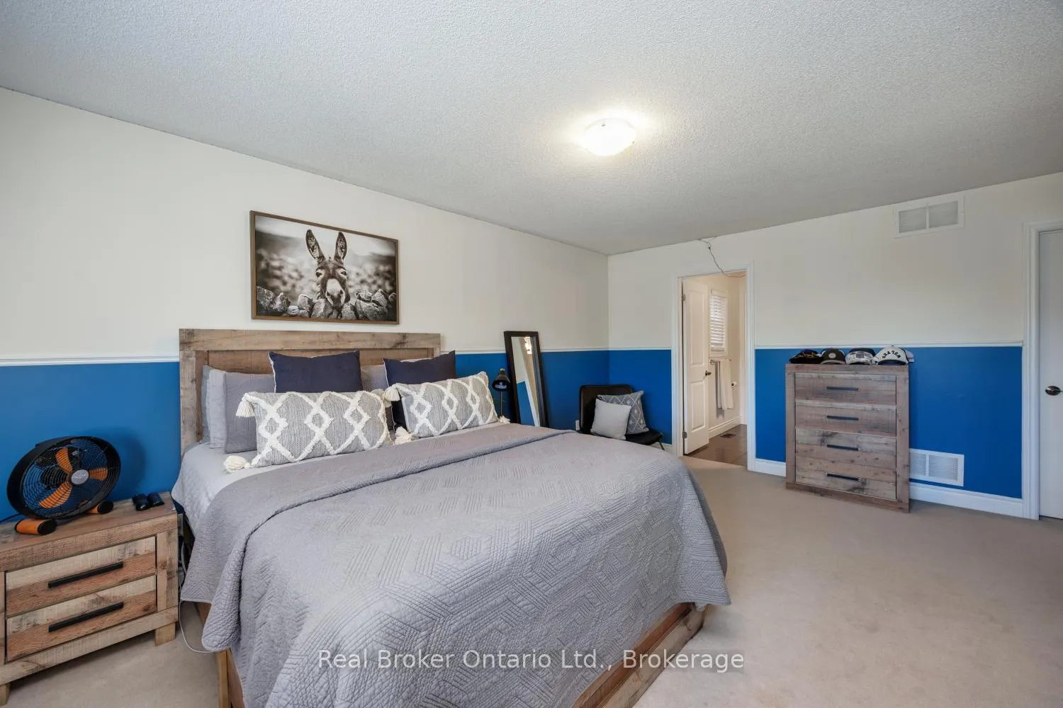 Photo 33 of 42 Ted Miller Crescent, Clarington, Bowmanville — HOMEH