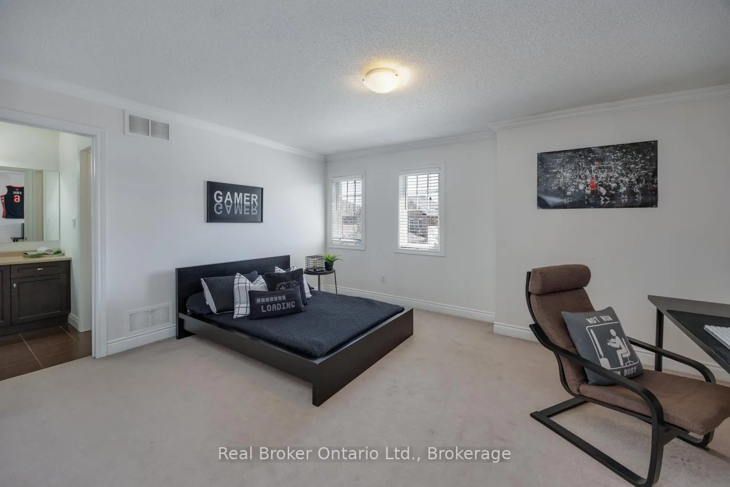 Photo 34 of 42 Ted Miller Crescent, Clarington, Bowmanville — HOMEH