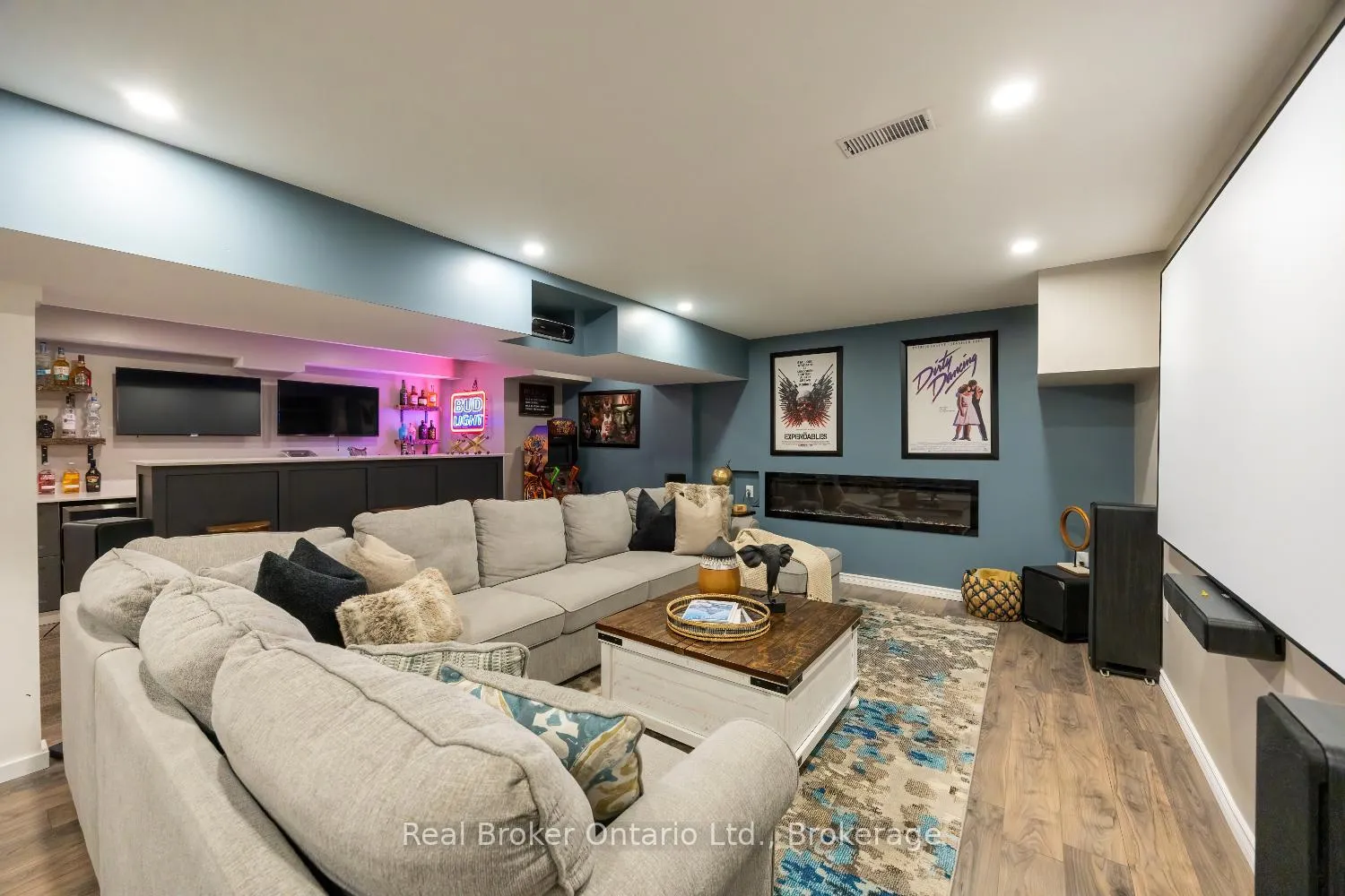 Photo 39 of 42 Ted Miller Crescent, Clarington, Bowmanville — HOMEH