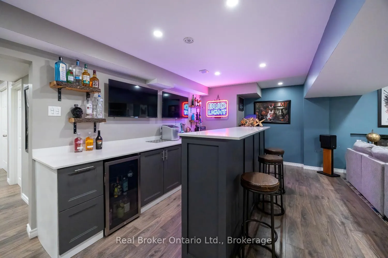 Photo 41 of 42 Ted Miller Crescent, Clarington, Bowmanville — HOMEH