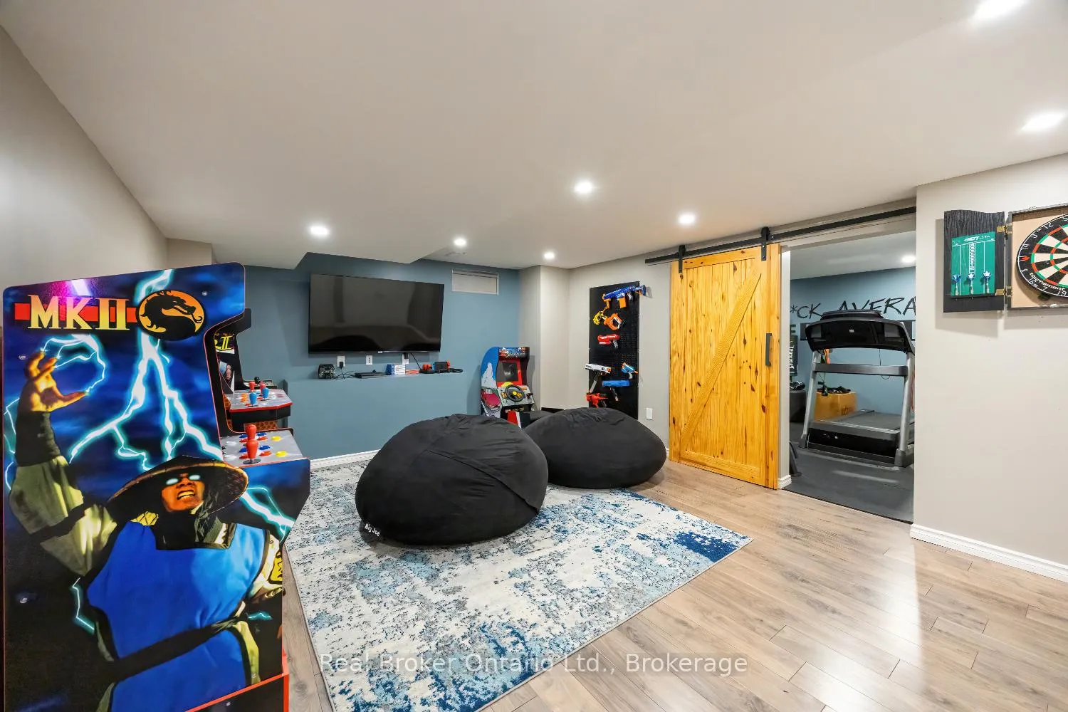 Photo 43 of 42 Ted Miller Crescent, Clarington, Bowmanville — HOMEH