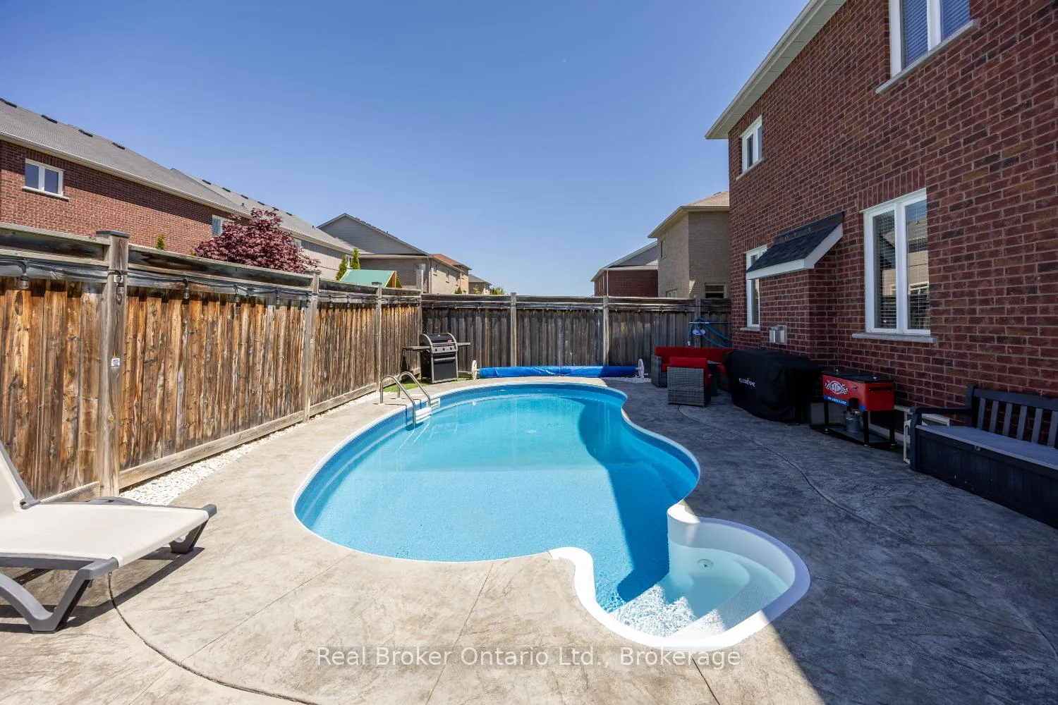 Photo 48 of 42 Ted Miller Crescent, Clarington, Bowmanville — HOMEH