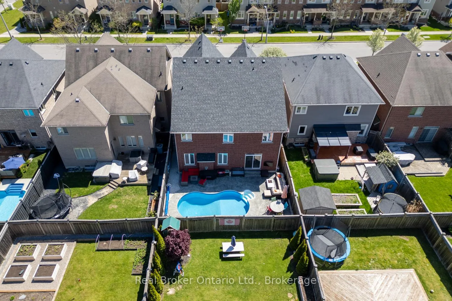 Photo 50 of 42 Ted Miller Crescent, Clarington, Bowmanville — HOMEH