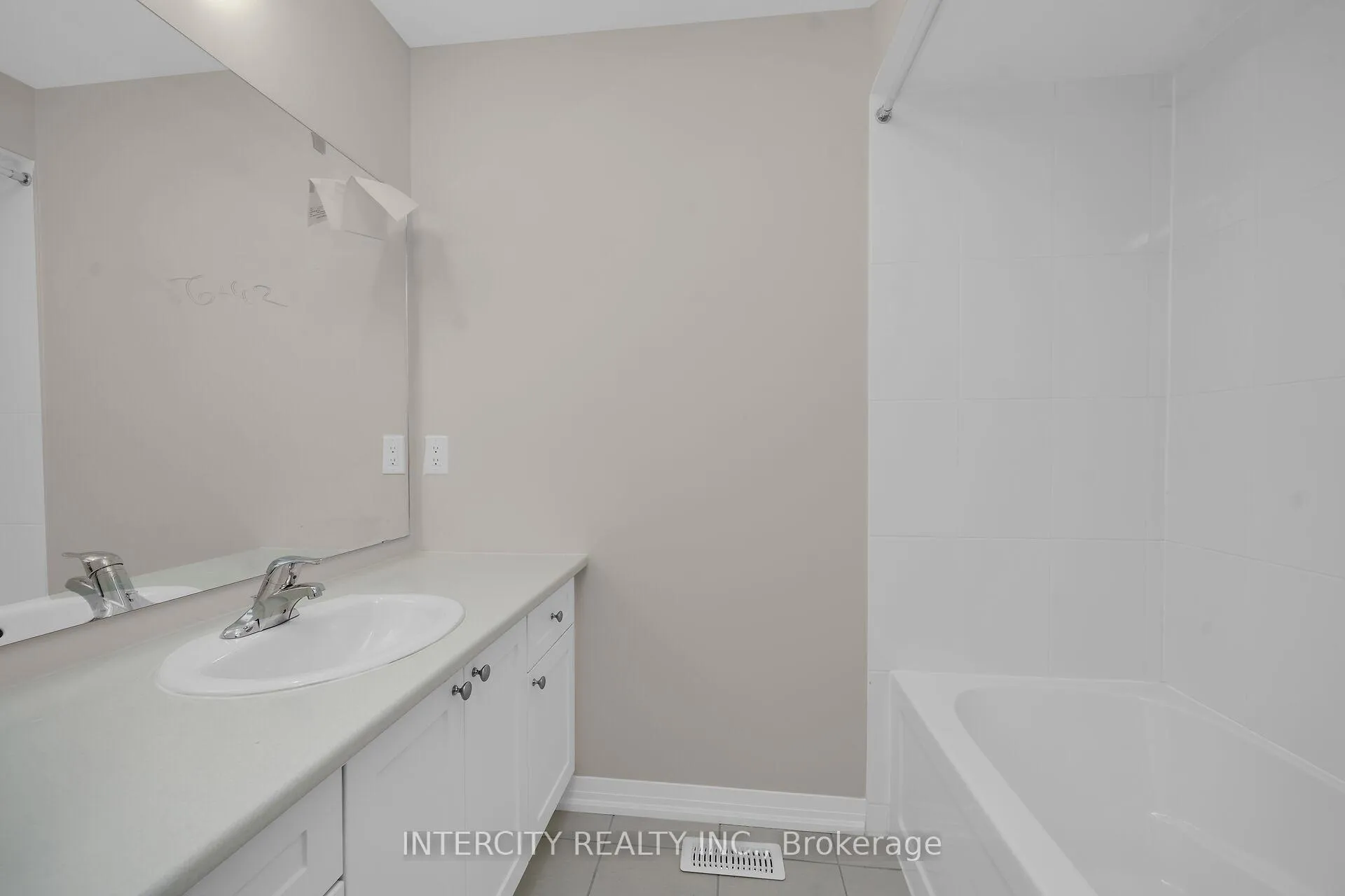 Photo 25 of Unit Blk 7 Unit 4, 118 Gordon Street, Shelburne — HOMEH