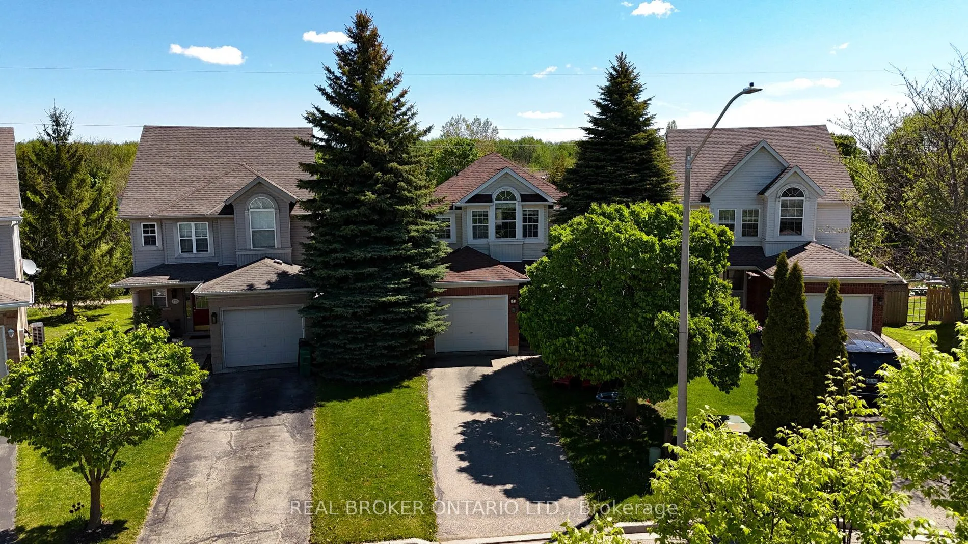 Photo 4 of 179 Dalecroft Place, Waterloo, Laurelwood — HOMEH