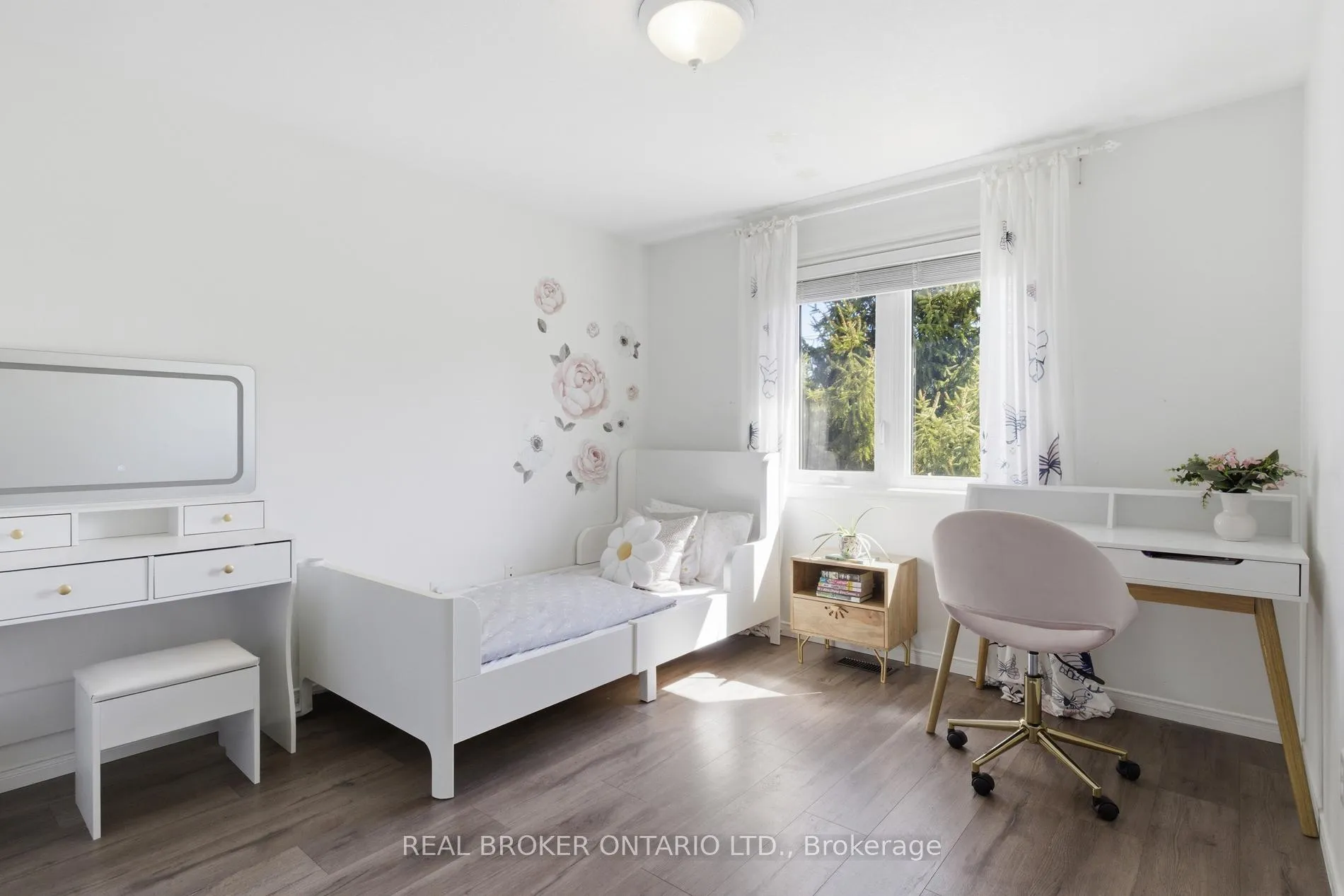 Photo 29 of 179 Dalecroft Place, Waterloo, Laurelwood — HOMEH