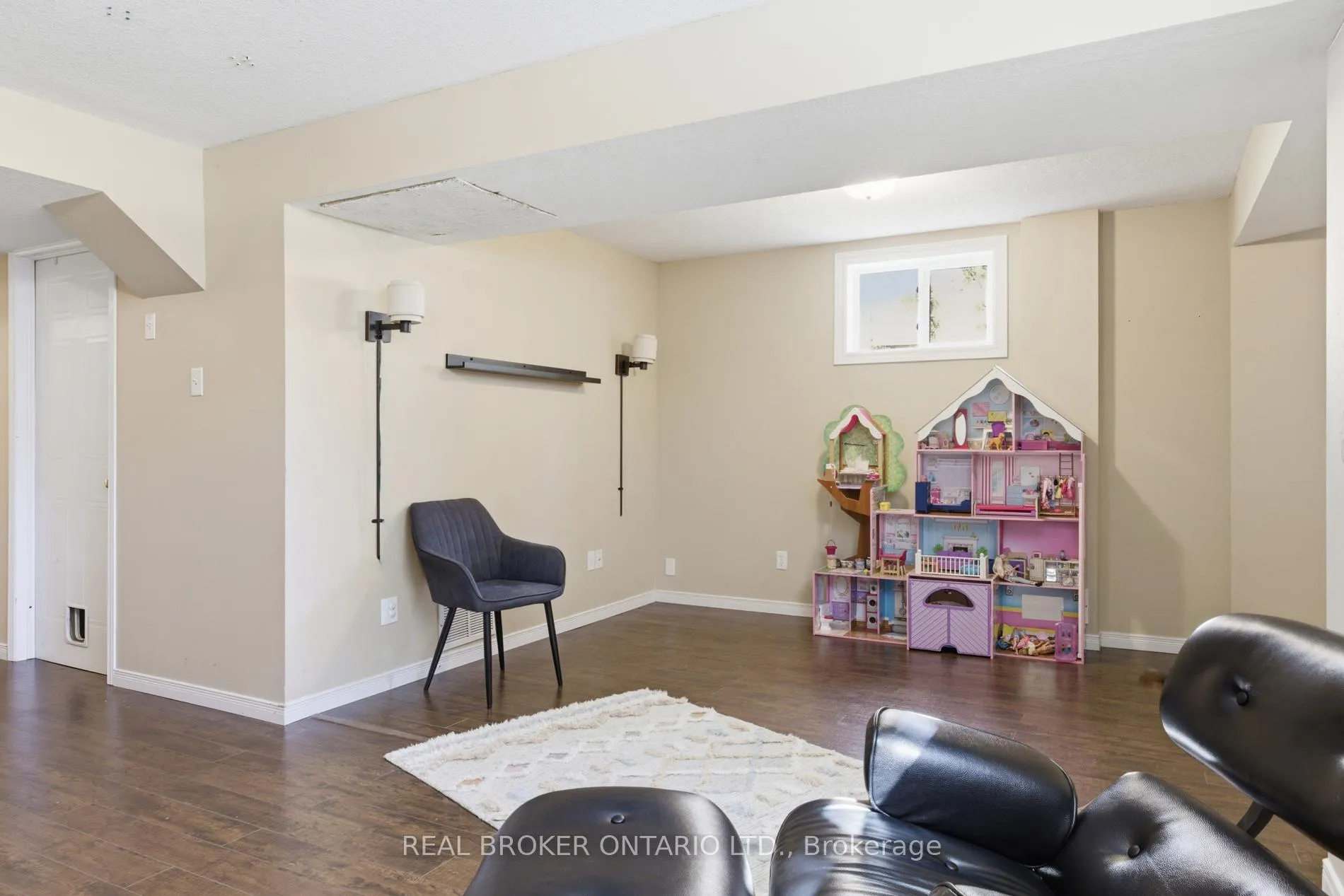 Photo 35 of 179 Dalecroft Place, Waterloo, Laurelwood — HOMEH